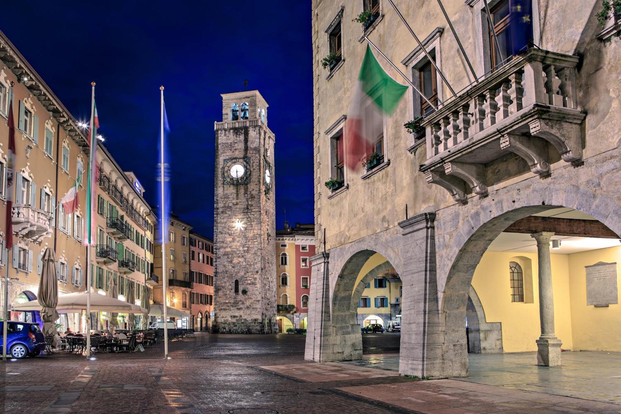Casa Alpino Aparthotel Riva del Garda Exterior photo