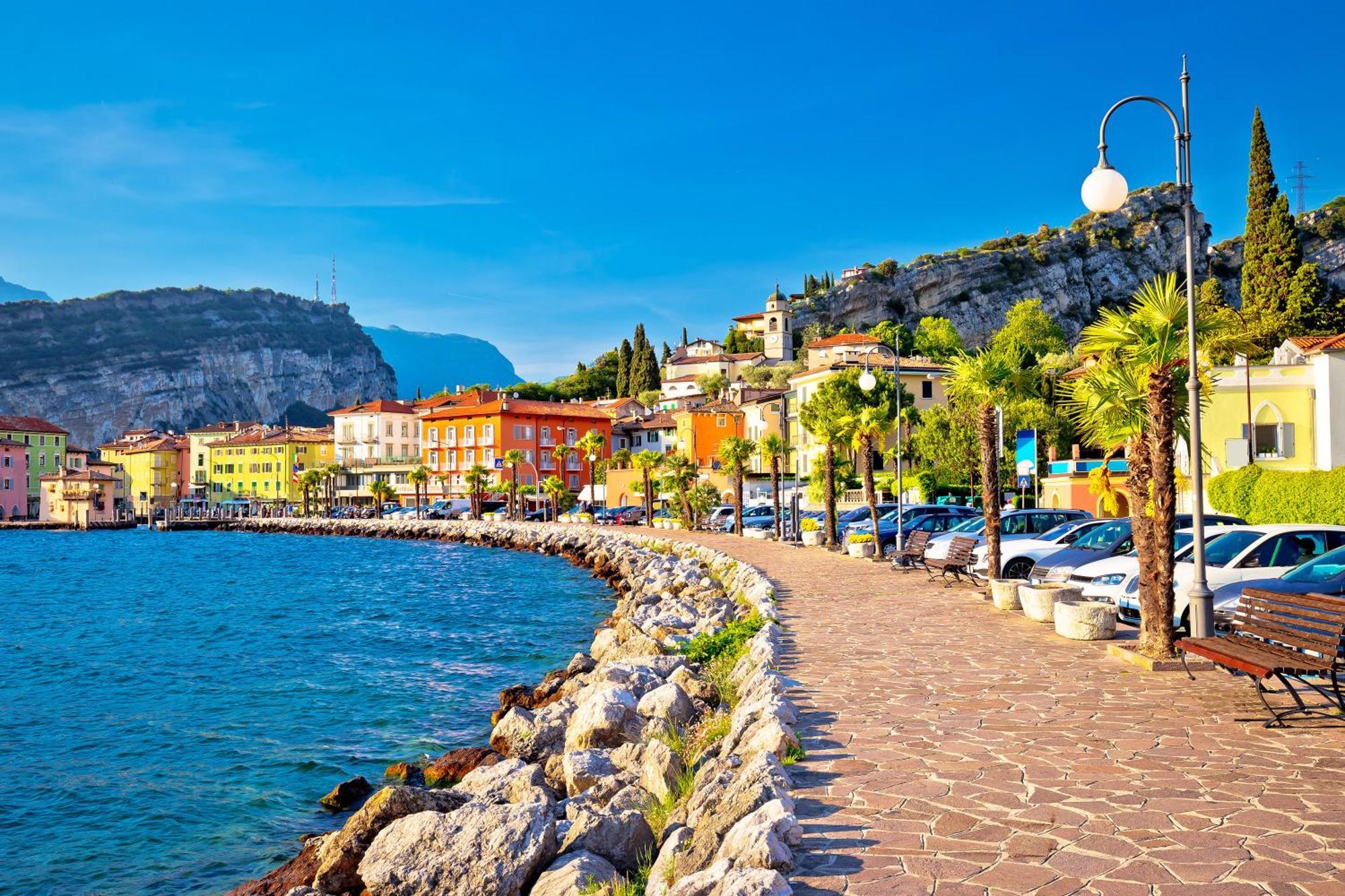 Casa Alpino Aparthotel Riva del Garda Exterior photo
